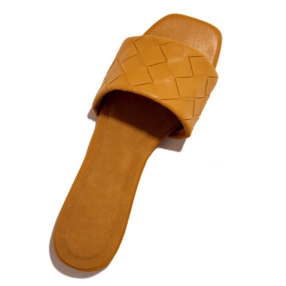 !! RESTOCKED !! Woven Strap Slide Sandals in Tan - Picture 6 of 6